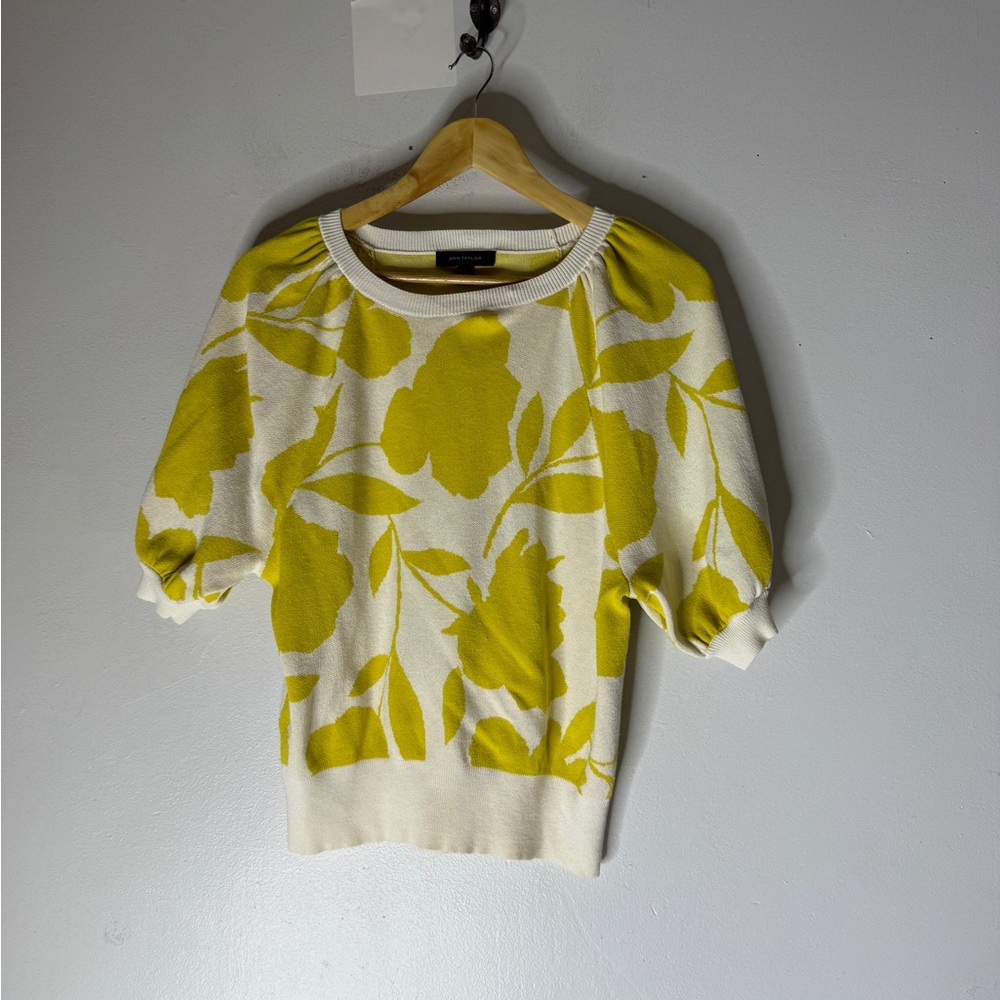 Loft Yellow White Floral Puff Sleeve Short Sleeve Sweater Top Size Petite Medium